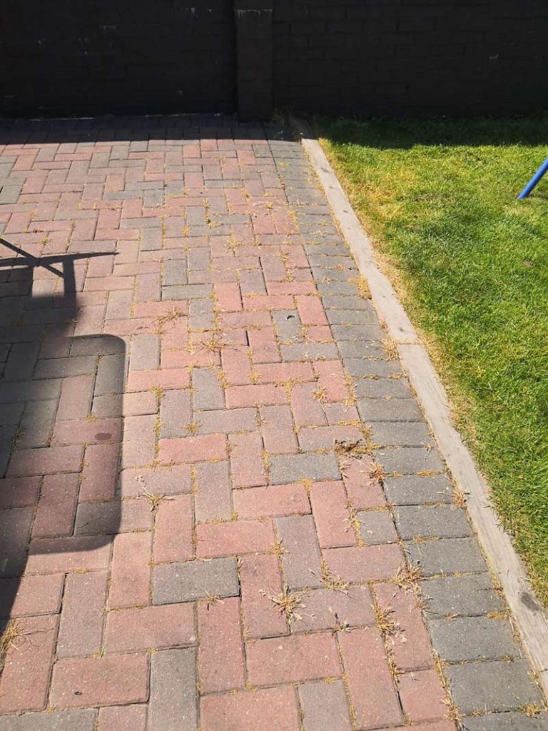 How to Prevent & Kill Weeds on Gravel Driveways